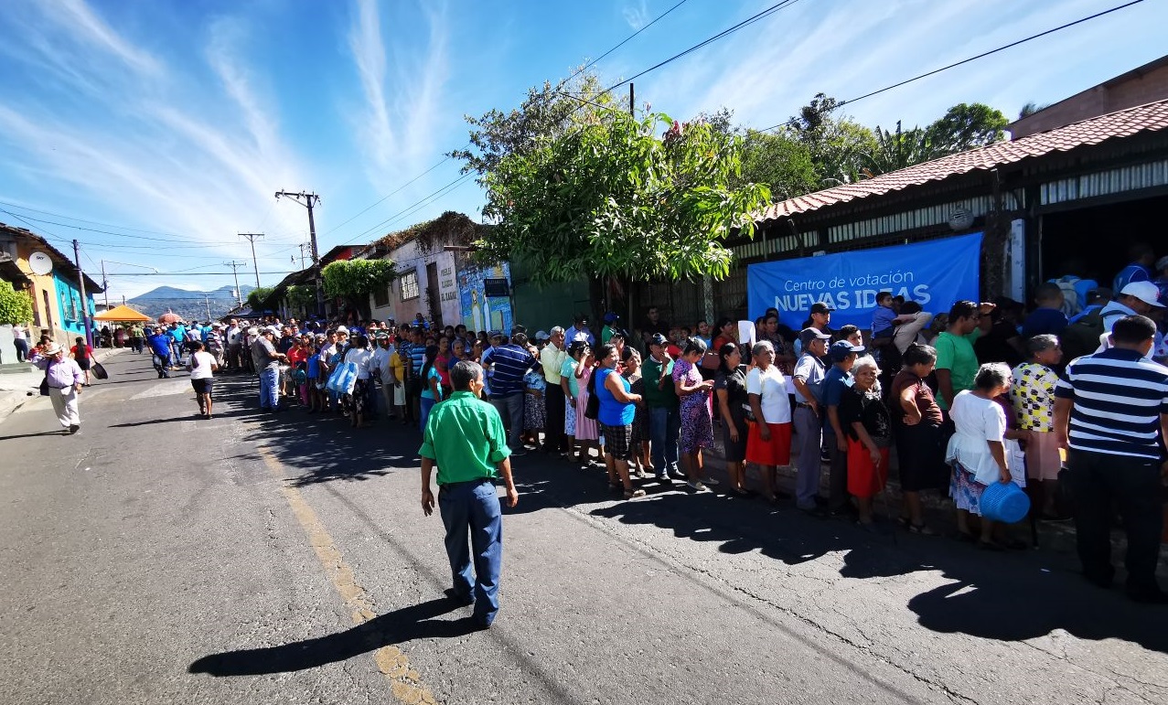 Centros de votación lucen abarrotados en fiesta cívica de NUEVAS IDEAS centros-de-votacion-lucen-abarrotados-en-fiesta-civica-de-nuevas-ideas